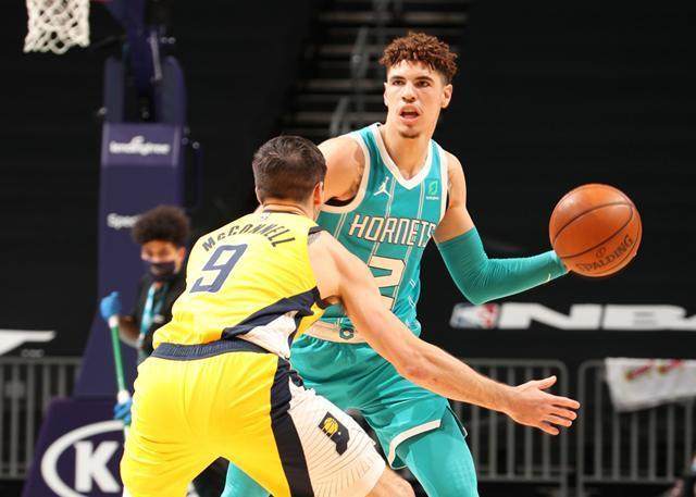 欧冠直播-出色表现引发开拓者更衣室讨论 三球未来无可限量